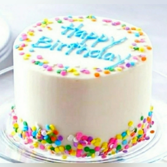 BIRTHDAY CAKE -Soy blend Hand poured, Highly Fragranced Wax Melts- $8 per pack - Picture 6 of 7